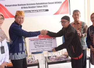 72 Warga Kendari Menerima Bantuan Kementerian Sosial dalam Program Asistensi Rehabilitasi Sosial 72 Warga Kendari Menerima Bantuan Kementerian Sosial dalam Program Asistensi Rehabilitasi Sosial