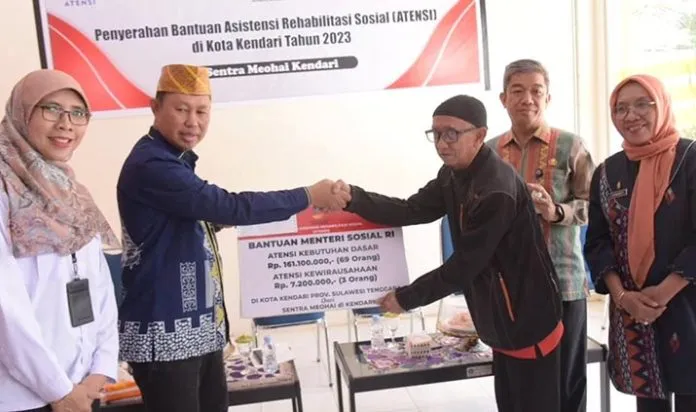 72 Warga Kendari Menerima Bantuan Kementerian Sosial dalam Program Asistensi Rehabilitasi Sosial