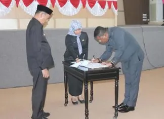 DPRD dan Pemkot Kendari Sepakati Perubahan KUA dan PPAS Tahun 2023 DPRD dan Pemkot Kendari Sepakati Perubahan KUA dan PPAS Tahun 2023