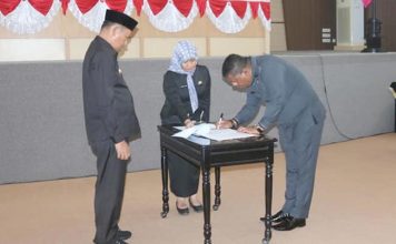 DPRD dan Pemkot Kendari Sepakati Perubahan KUA dan PPAS Tahun 2023 DPRD dan Pemkot Kendari Sepakati Perubahan KUA dan PPAS Tahun 2023