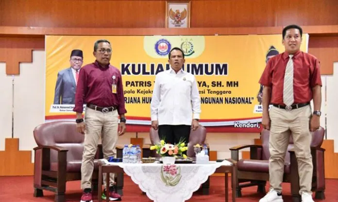 Fakultas Hukum UHO, Hadirkan Kajati Sultra dalam Kuliah Umum