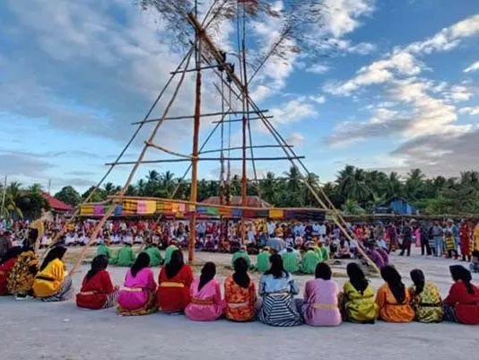 Festival Kabuenga Pulau Kapota Ramaikan Wakatobi Festival Kabuenga Pulau Kapota Ramaikan Wakatobi