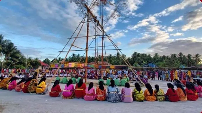 Festival Kabuenga Pulau Kapota Ramaikan Wakatobi
