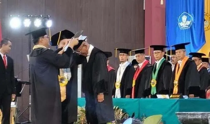 Pius Lustrilanang Dikukuhkan sebagai Guru Besar di Unsoed, Ruksamin Mengucapkan Selamat