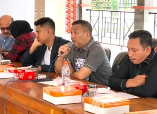 Aksan Jaya Putra Bakal Kawal Pengaspalan Jalan Tinanggea Aksan Jaya Putra Bakal Kawal Pengaspalan Jalan Tinanggea