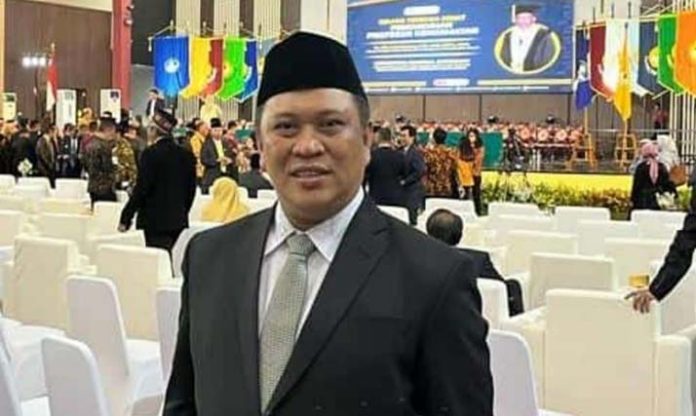 bupatikonut_ruksamin Pius Lustrilanang Dikukuhkan sebagai Guru Besar di Unsoed, Ruksamin Mengucapkan Selamat