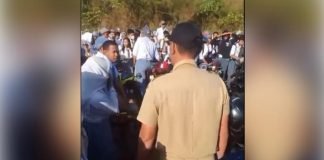 Guru dan Siswa SMKN 9 Kolaka Blokir Jalan Protes Debu Truk Tambang Guru dan Siswa SMKN 9 Kolaka Blokir Jalan Protes Debu Truk Tambang