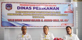 Pemkab Kolaka Serahkan Bantuan untuk Nelayan Pemkab Kolaka Serahkan Bantuan untuk Nelayan