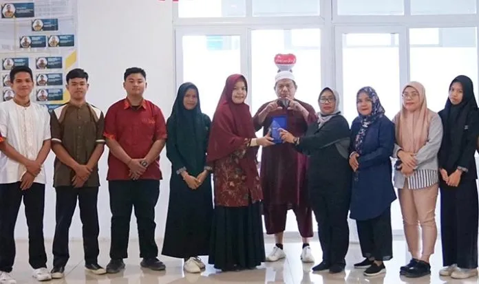 diskominfo_kendari Diskominfo Kota Kendari Lepas Siswa PKL