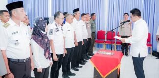 Pj Bupati Buton Tengah Kukuhkan Pengurus Forum Pengurangan Risiko Bencana