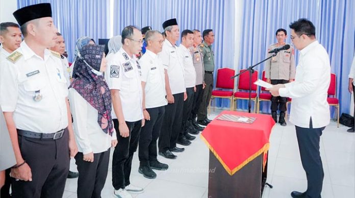 Pj Bupati Buton Tengah Kukuhkan Pengurus Forum Pengurangan Risiko Bencana
