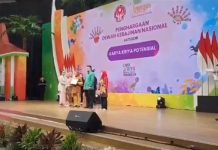 Motif Tenun Bombana Sabet Penghargaan Kain Tenun Potensial Terbaik se-Indonesia Motif Tenun Bombana Sabet Penghargaan Kain Tenun Potensial Terbaik se-Indonesia