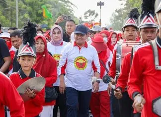 Pj Gubernur Sultra Apresiasi Jalan Sehat LAT Kota Kendari Pj Gubernur Sultra Apresiasi Jalan Sehat LAT Kota Kendari