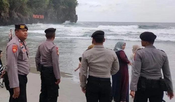 Pantai Taipa Ditutup Sementara, Satu Pelajar Masih Hilang