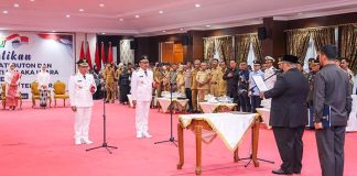 Gubernur Sultra Ali Mazi Melantik Pj Bupati Buton dan Kolut Gubernur Sultra Ali Mazi Melantik Pj Bupati Buton dan Kolut