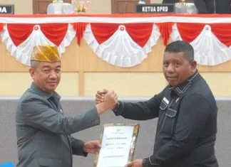 DPRD Kendari Terima Materi Raperda Pajak dan Retribusi Daerah DPRD Kendari Terima Materi Raperda Pajak dan Retribusi Daerah