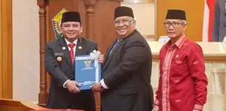 Pj Gubernur Sultra Serah Terima Jabatan dengan Ali Mazi dan Lukman Abunawas Pj Gubernur Sultra Serah Terima Jabatan dengan Ali Mazi