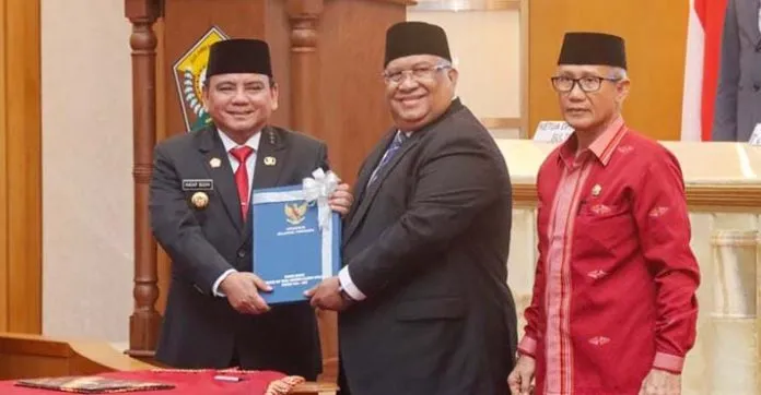 Pj Gubernur Sultra Serah Terima Jabatan dengan Ali Mazi