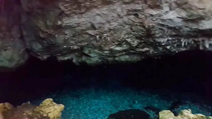 Gua_Mokobeau Gua Mokobeau, Pesona Wisata Alam di Pulau Siompu, Buton Selatan