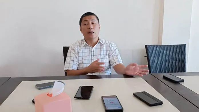 Kepala DLHK Konsel, Ichsan Porosi