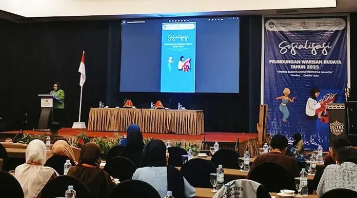 Tina Nur Alam Ajak Masyarakat Sinergi Lestarikan Warisan Budaya Sultra