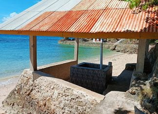 Sumur Unik di Desa Tanjung Kabupaten Muna, Sumber Air Tawar yang Berhadapan Dengan Pantai Sumur Unik di Desa Tanjung Kabupaten Muna, Sumber Air Tawar yang Berhadapan Dengan Pantai