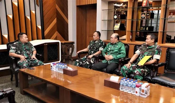 ruksamin_dudung Bupati Konut Audiensi dengan Kasad Dudung Bahas Pembangunan Skuadron Lapangan Terbang