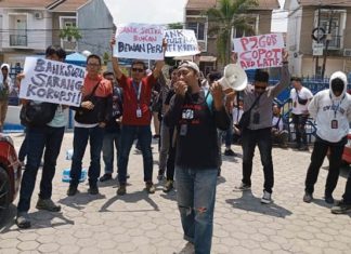 Jurnalis di Kendari Tuntut Pj Gubernur Copot Dirut Bank Sultra Jurnalis di Kendari Tuntut Pj Gubernur Copot Dirut Bank Sultra