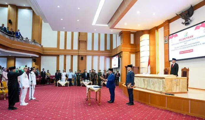 Pj Gubernur Sultra Lantik Bupati Koltim dan Pj Bupati Bombana
