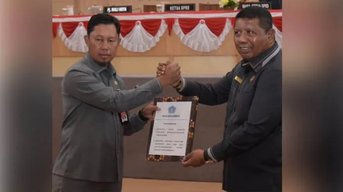 raperda_kendari_2023 DPRD Kendari Serahkan Dua Raperda ke Pemkot Kendari