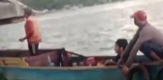 Anak Laki-laki Terjatuh dari Jembatan Teluk Kendari Diselamatkan Pemancing Anak Laki-laki Terjatuh dari Jembatan Teluk Kendari Diselamatkan Pemancing