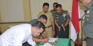 Korem 143/HO dan Kadin Kota Kendari Teken MoU Pemanfaatan Lahan Tidur untuk Ketahanan Pangan Korem 143/HO dan Kadin Kota Kendari Teken MoU Pemanfaatan Lahan Tidur untuk Ketahanan Pangan