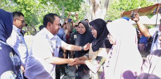 Pemprov Sultra Gelar Pasar Murah dan Salurkan Bantuan Sosial untuk Kendalikan Inflasi di Kota Baubau Pemprov Sultra Gelar Pasar Murah dan Salurkan Bantuan Sosial untuk Kendalikan Inflasi di Kota Baubau