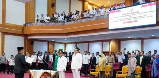Pj Gubernur Sultra Lantik Muhammad Yusup dan La Ode Butolo sebagai Pj Wali Kota Kendari dan Pj Bupati Muna Barat Pj Gubernur Sultra Lantik Muhammad Yusup dan La Ode Butolo sebagai Pj Wali Kota Kendari dan Pj Bupati Muna Barat
