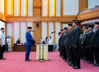 Sekda Sultra Lantik 37 Guru dan Kepala Sekolah SMAN/SMKN Sekda Sultra Lantik 37 Guru dan Kepala Sekolah SMAN/SMKN