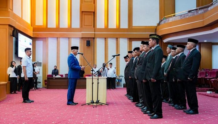 Sekda Sultra Lantik 37 Guru dan Kepala Sekolah SMAN/SMKN