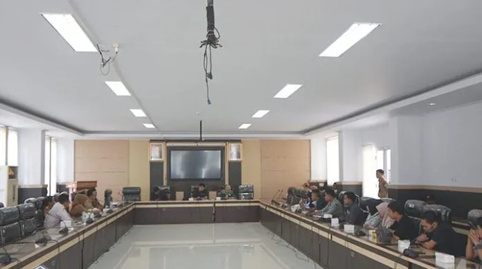 DPRD Kendari Minta Perumda Tarik Kembali PHK Karyawan