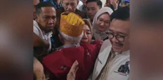Nur Alam Tiba di Kendari, Disambut Simpatisan Nur Alam Tiba di Kendari, Disambut Simpatisan