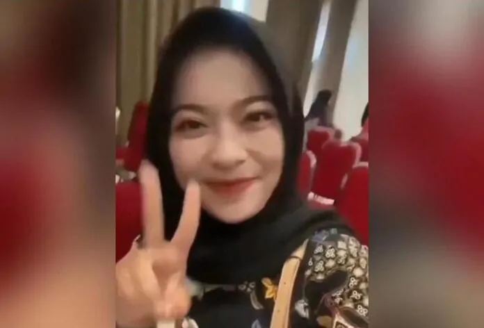 Anggota KPPS di Pangandaran Dipecat Usai Unggah Video Salam 2 Jari dan Sebut Nama Prabowo