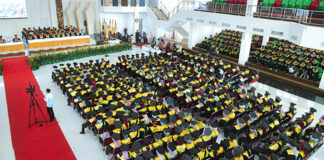 Ribuan Wisudawan UHO Kendari Gelombang 2 Sukses Raih Gelar Akademik Ribuan Wisudawan UHO Kendari Gelombang 2 Sukses Raih Gelar Akademik