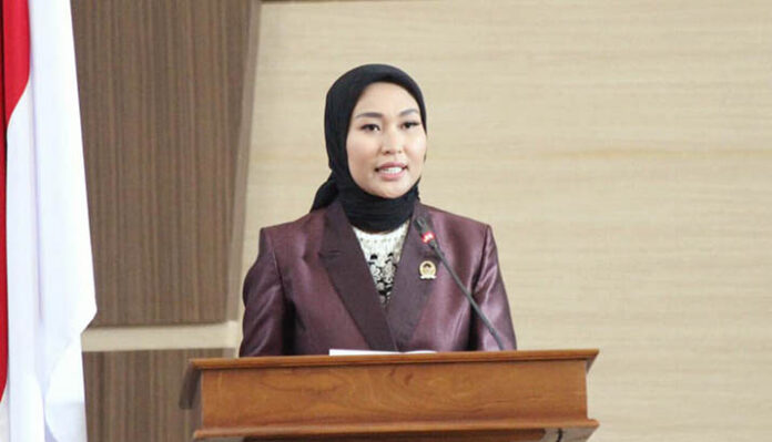 Anggota Komisi II DPRD Kendari Apriliani Puspitawati