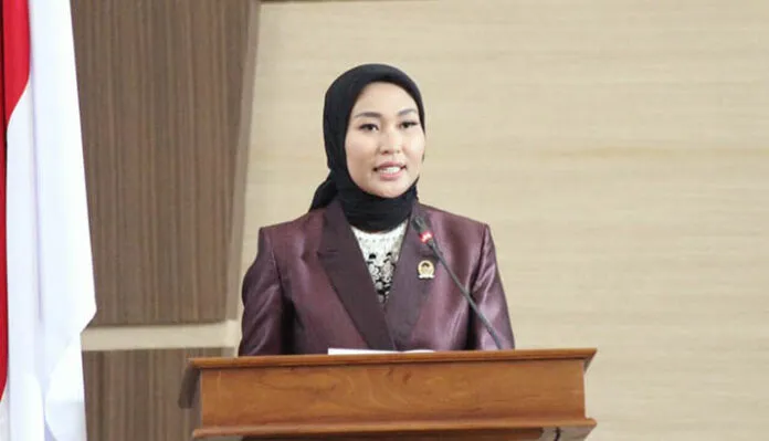 apriliani Anggota Komisi II DPRD Kendari Apriliani Puspitawati
