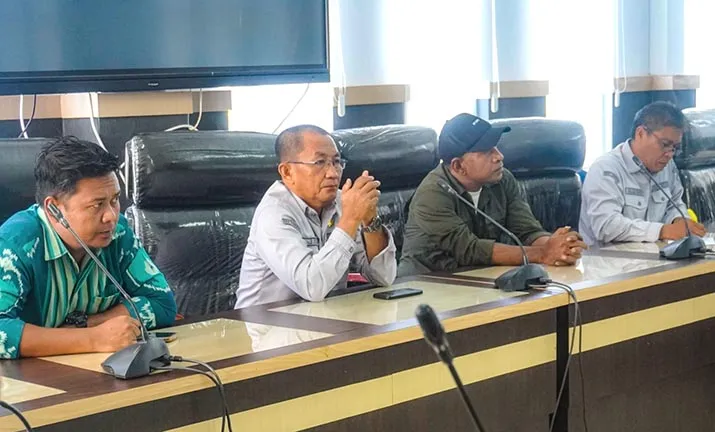 Sekwan Adriana Musaruddin Imbau ASN DPRD Kendari Tingkatkan Kedisiplinan