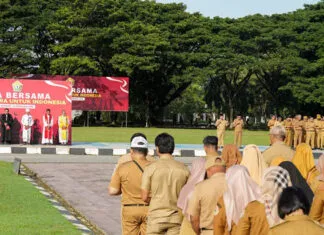 Pj Gubernur Sultra Pimpin Apel Gabungan ASN dan Doa Bersama untuk Pemilu Damai 2024 Pj Gubernur Sultra Pimpin Apel Gabungan ASN dan Doa Bersama untuk Pemilu Damai 2024