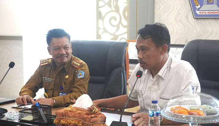 Pedagang Pasar Basah Mandonga Mengadu ke DPRD Kendari Soal Harga Kios Mahal