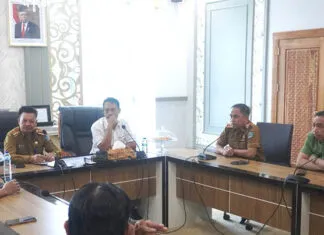Pedagang Pasar Basah Mandonga Mengadu ke DPRD Kendari Soal Harga Kios Mahal Pedagang Pasar Basah Mandonga Mengadu ke DPRD Kendari Soal Harga Kios Mahal