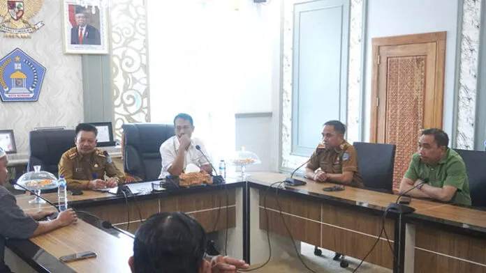 Pedagang Pasar Basah Mandonga Mengadu ke DPRD Kendari Soal Harga Kios Mahal