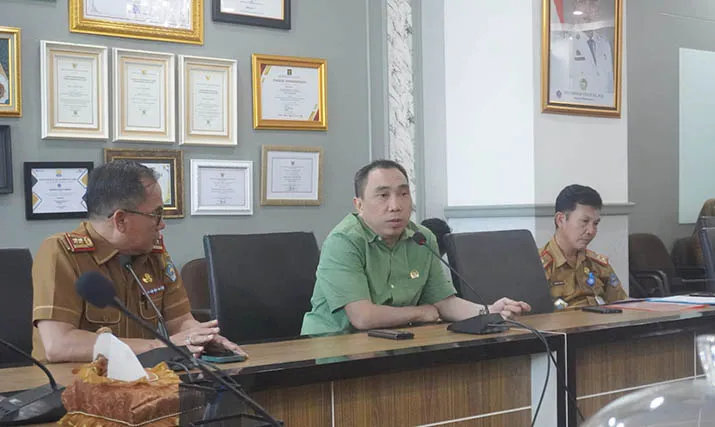 Pedagang Pasar Basah Mandonga Mengadu ke DPRD Kendari Soal Harga Kios Mahal