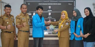 Sekretariat DPRD Kota Kendari Serahkan Sertifikat Magang kepada Mahasiswa IAIN Sekretariat DPRD Kota Kendari Serahkan Sertifikat Magang kepada Mahasiswa IAIN