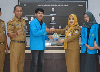 Sekretariat DPRD Kota Kendari Serahkan Sertifikat Magang kepada Mahasiswa IAIN Sekretariat DPRD Kota Kendari Serahkan Sertifikat Magang kepada Mahasiswa IAIN